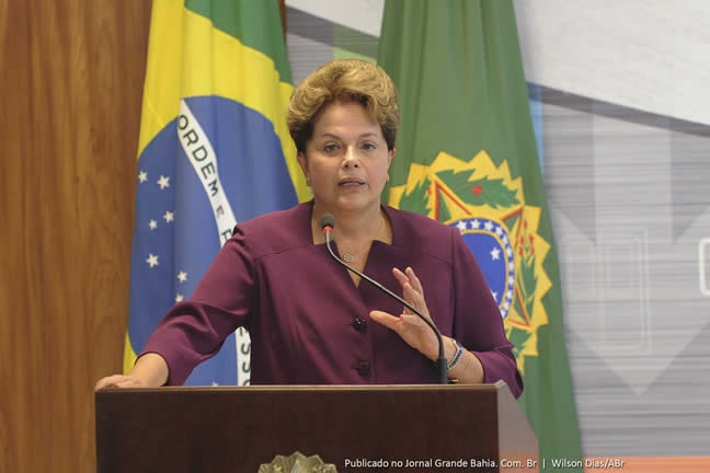 Presidente Dilma Rousseff aprova migração de 2 mil emissoras AM para faixa de FM