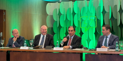 Ministro Siqueira Filho e deputado Reginaldo Lopes (PT-MG) prestigiam reunião do Conselho Superior da ABERT